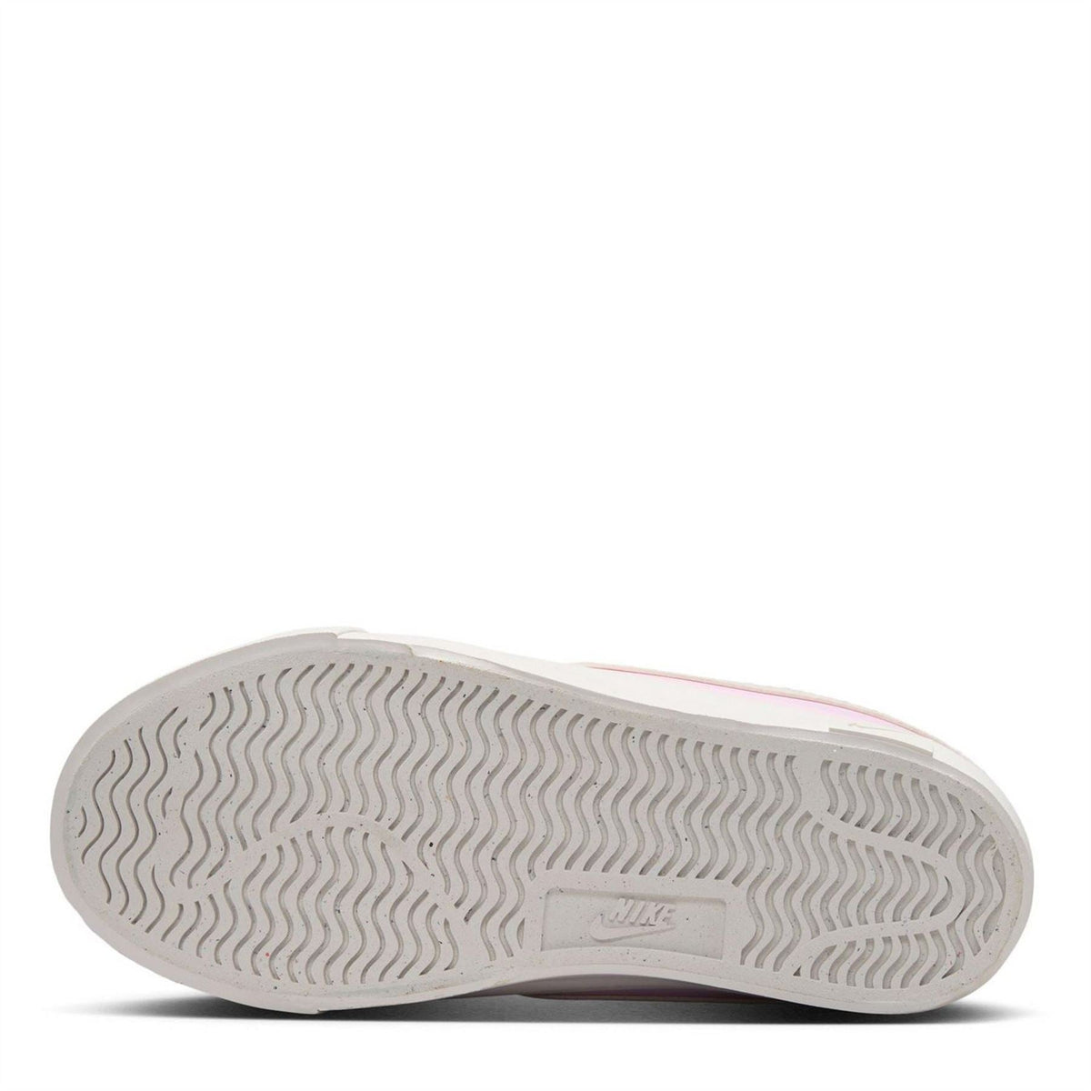 Nike Tennis Essential Low Top Sneakers