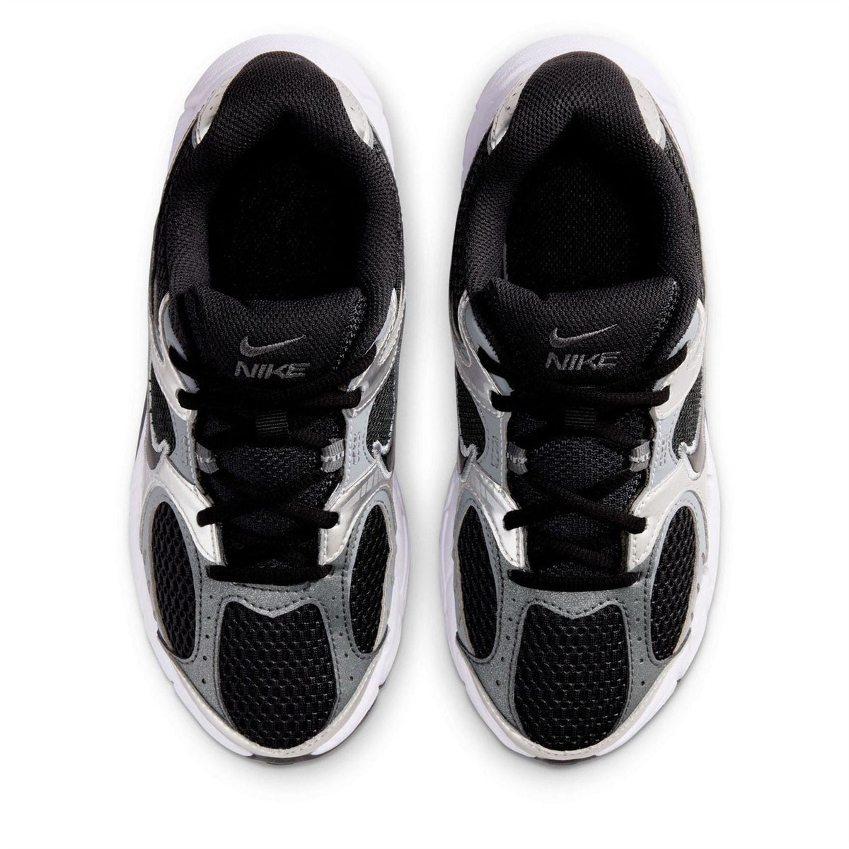Nike V5 Runner Low Top Textured Sneakers
