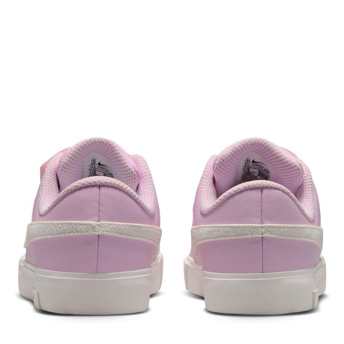 Nike Tennis Essential Low Top Sneakers