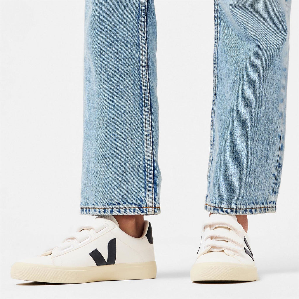 VEJA Womens Recife Leather Velcro Court Trainers