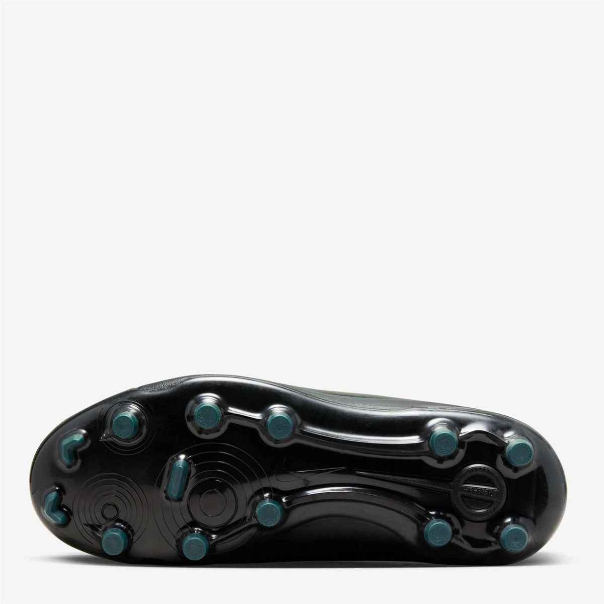 Nike Legend 10 Firm Ground Lace Up Sneakers