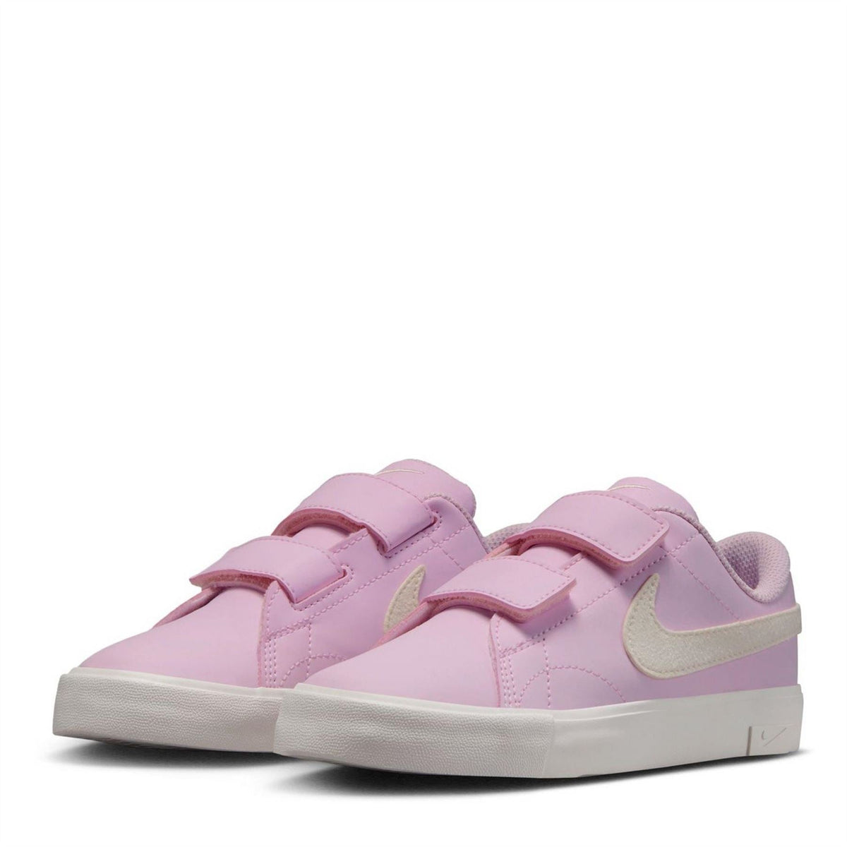 Nike Tennis Essential Low Top Sneakers